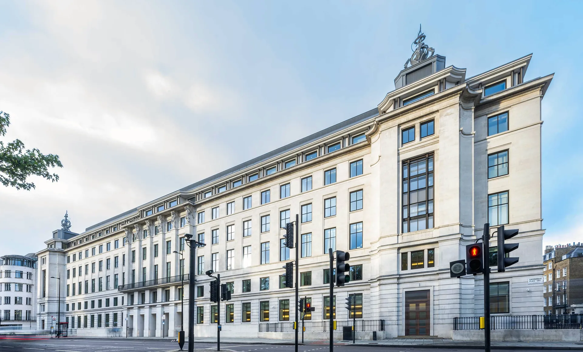 Cleveland Clinic London hospital on Grosvenor Place.
